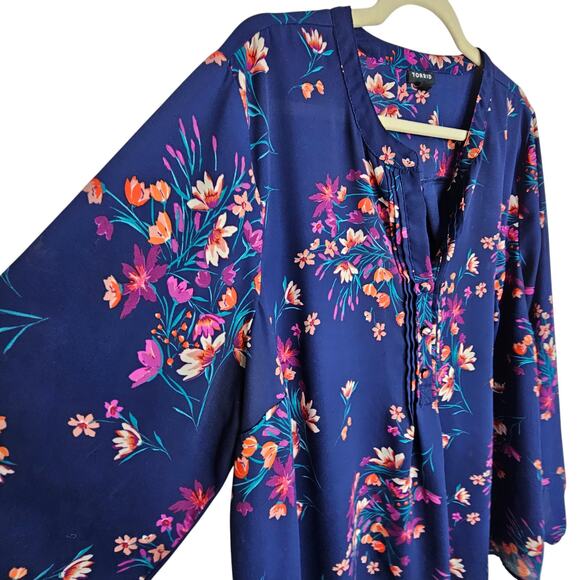Torrid Top Floral Blouse Long Sleeve Blouse V-Neck Blouse Women 2X Blue Pintuck - Picture 5 of 9
